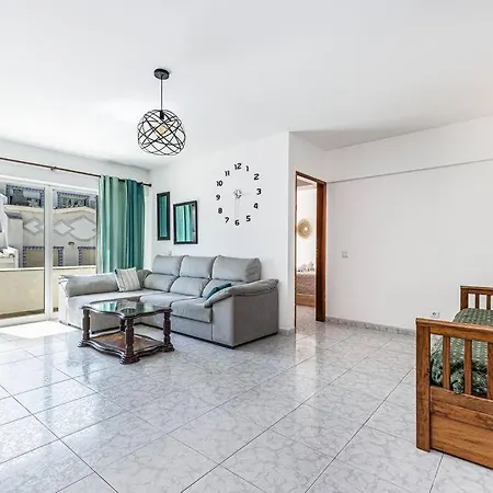 T1 Flat, 3 Minutes Walk From The Apartment *